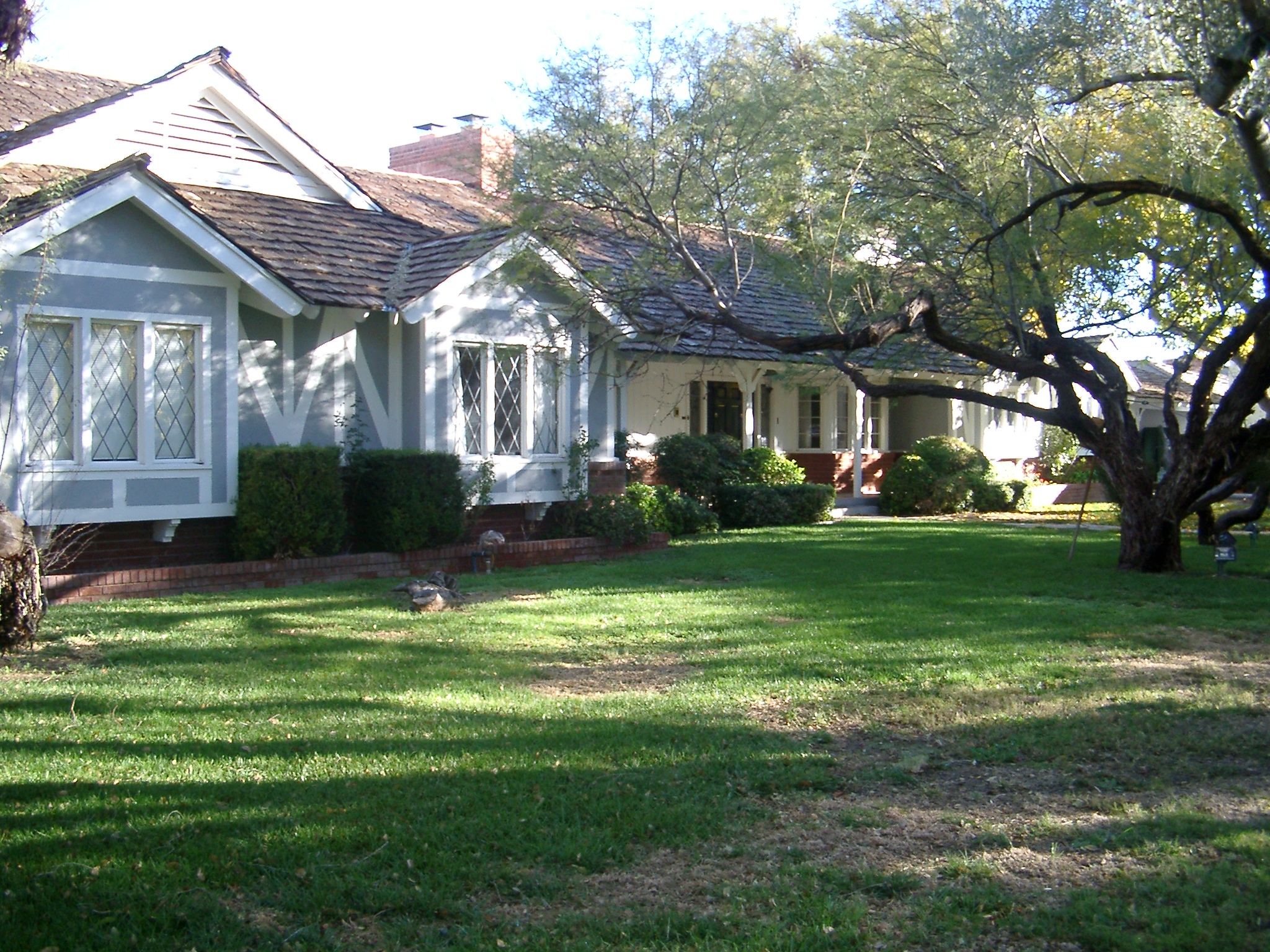 1910 front yard view -good May 2003